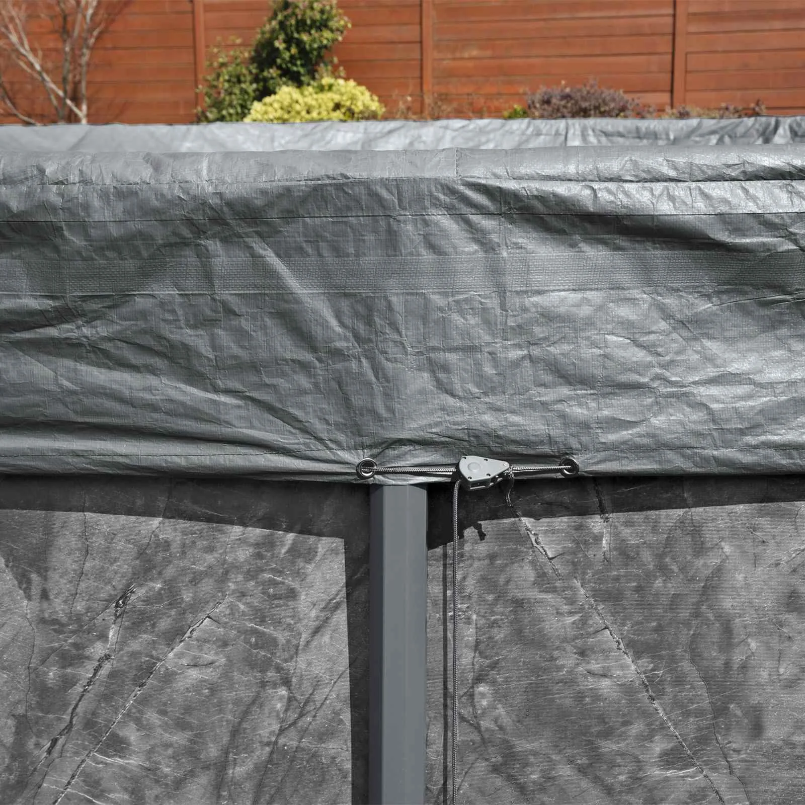 Bâche de protection ronde polyester grise de Ø 305 à 671 cm – vue de côté