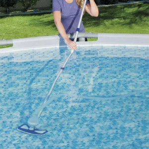 Kit de nettoyage de piscine aspirateur et manche 2,79 m – vue principale