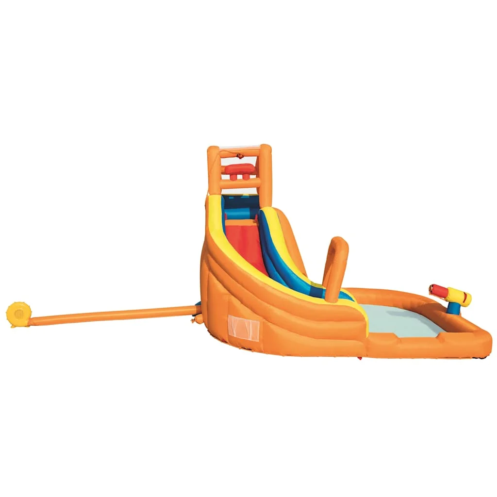Parc aquatique gonflable avec toboggan et mur d’escalade – vue de dos