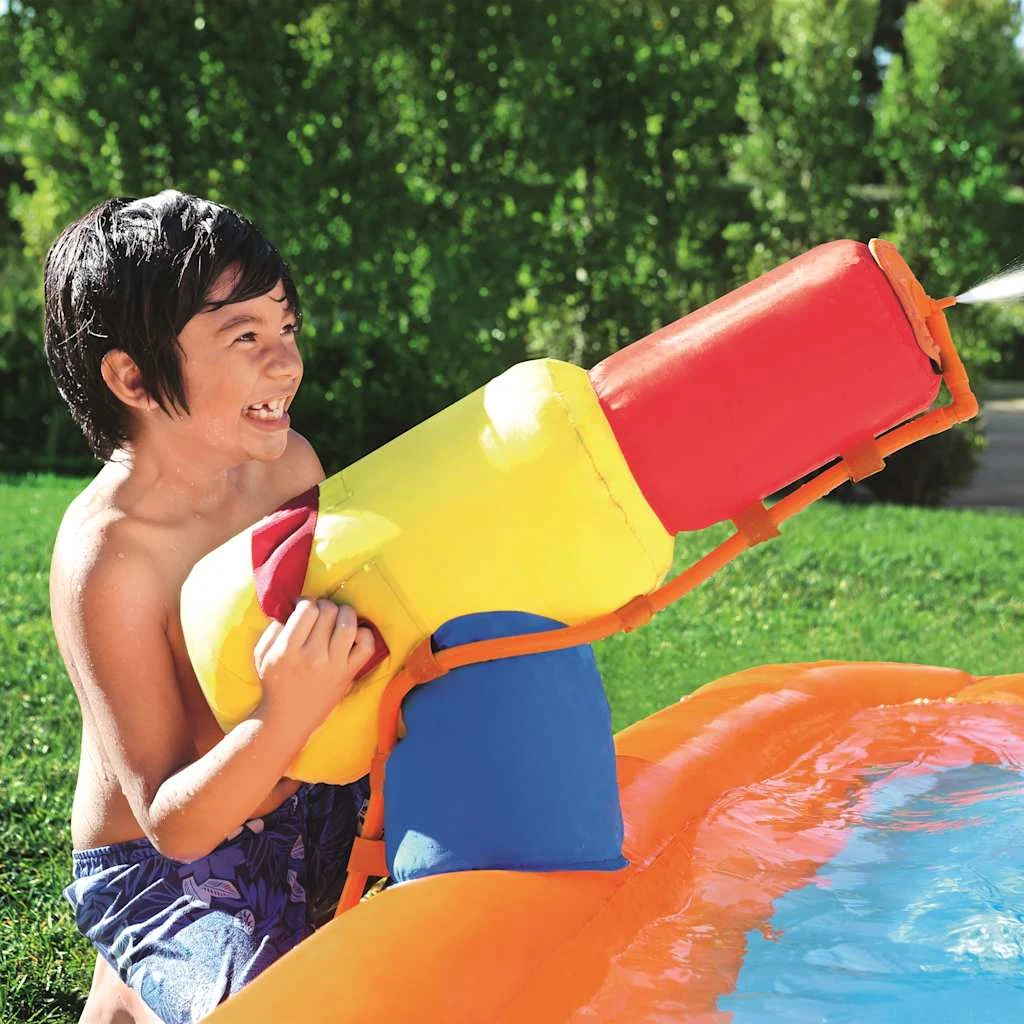 Parc aquatique gonflable avec toboggan et mur d’escalade – vue de dessus